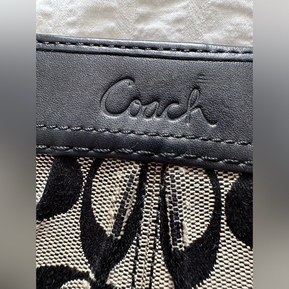 Small Coach Wallet - Picture 4 of 10